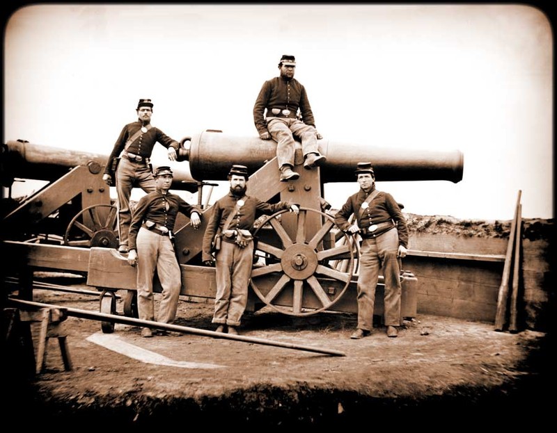 A 32-pounder cannon similar to those employed by Confederates at Sewell's Point.