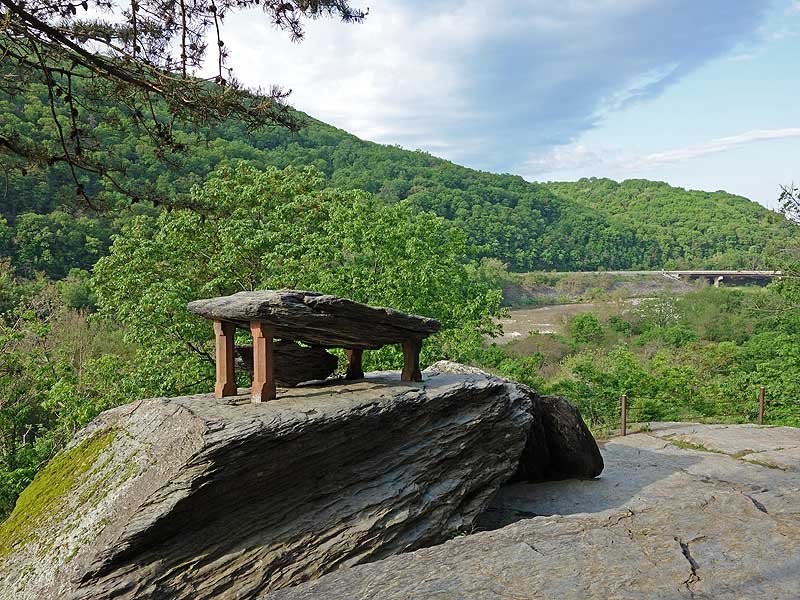 Jefferson stood here to admire the view during an expedition to this part of Virginia shortly after the Revolutionary War. 