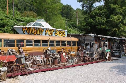 Hillbilly Hotdogs school bus, courtesy of ohiobudd.blogspot