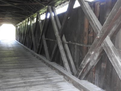 Interior view of the bridge. Note the visible double Warren trusses 