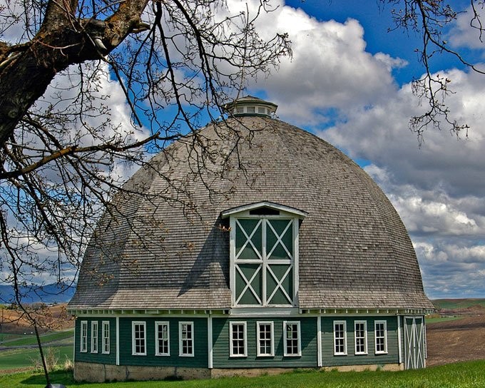 The T. A. Leonard Barn