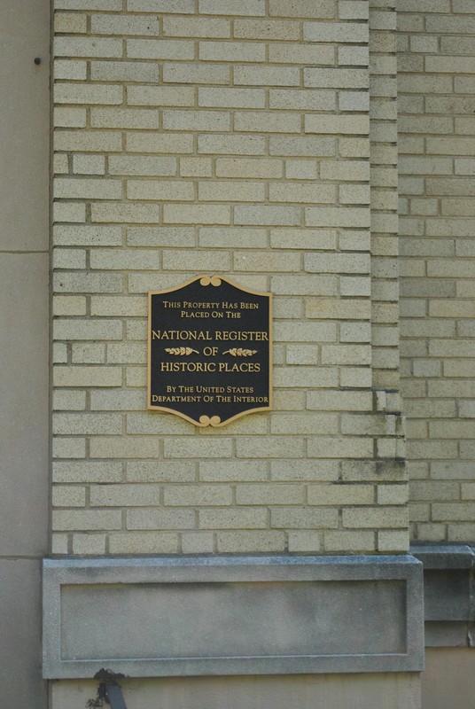 NRHP plaque on the school.