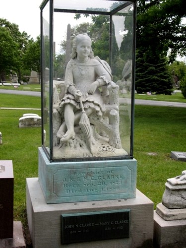 Statue of Inez Clarke at Graceland Cemetery
