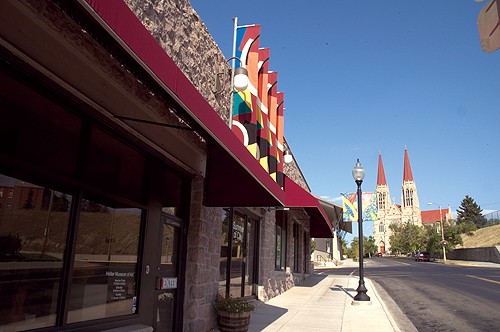 The Holter Museum of Art opened in 1987.