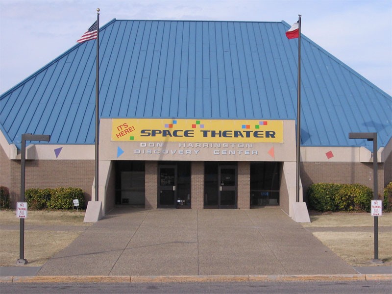 Front Entrance to the Don Harrington Discovery Center