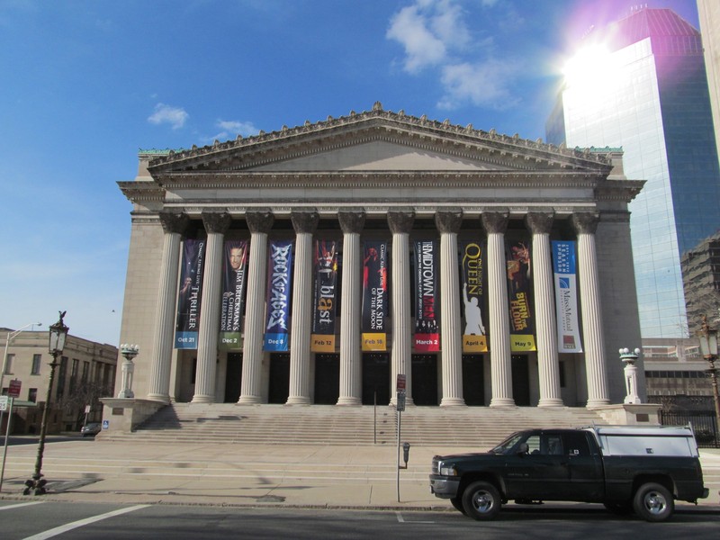 "Symphony's Hall Greek Revival architecture". Image by John Phelan.. Licensed under CC BY-SA 3.0 via Wikimedia Commons.