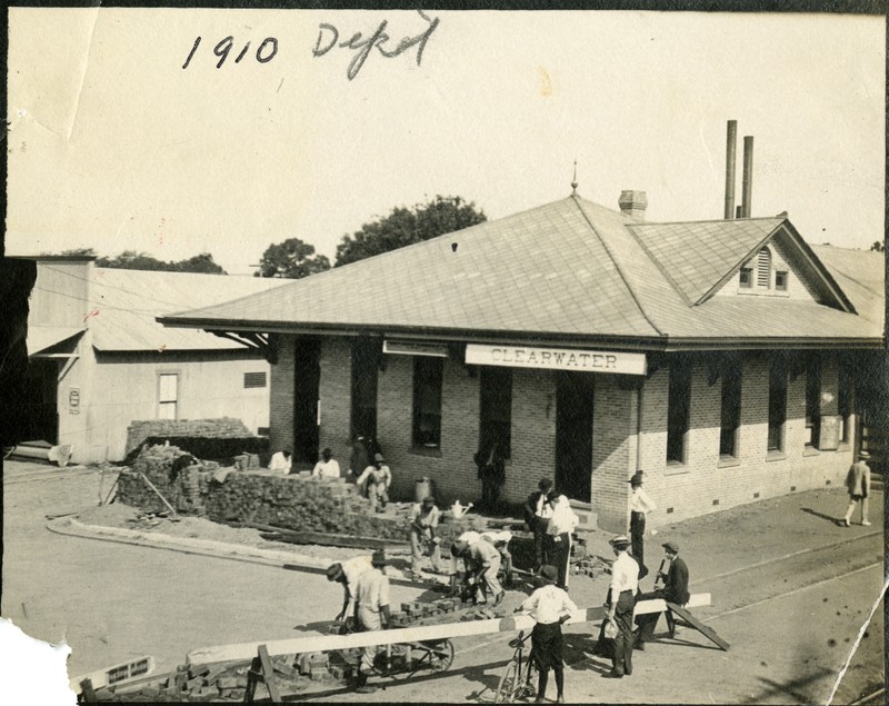 Paving around the Clearwater Depot, Clearwater, Florida, 1910. 