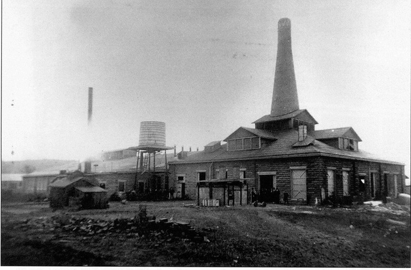 Photo of the Fenton Glass Company.