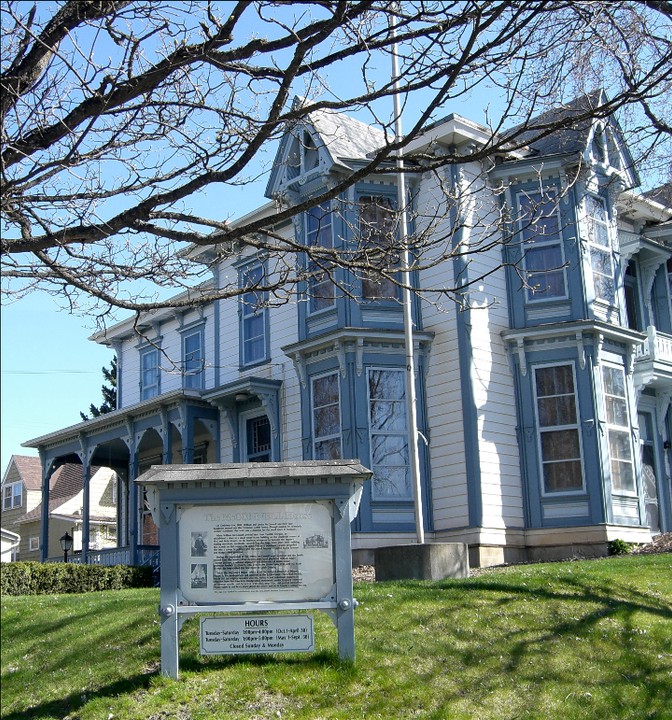 The McConnell Mansion