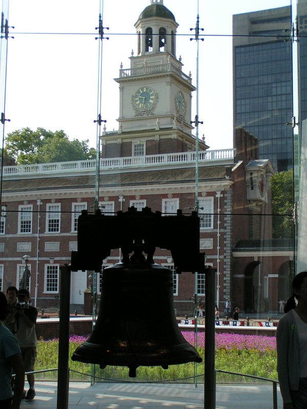 Liberty Bell and Independence Hall (2005)