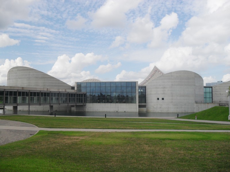 The museum as it appears during the day.