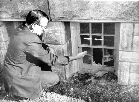 Window, Standing, Black-and-white, Style