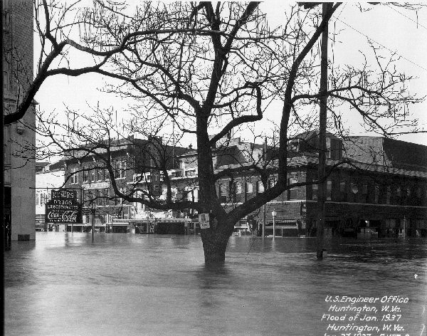 The State Theater is visible in the background of this US Army Corps of Engineers photo of the 1937 flood