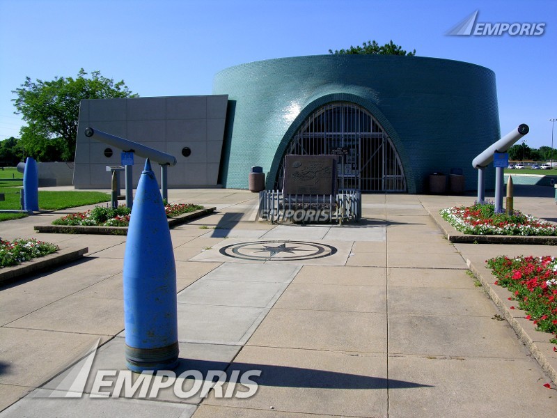Front view of the memorial.
