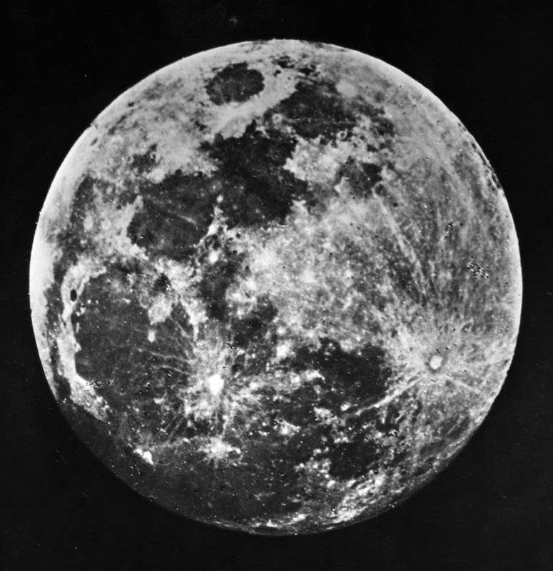 One of the first photographs of the Moon taken by John William Draper - 1840