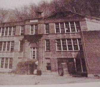 Liberty High School late 1920s-early 1930s. Courtesy of www.williamsonwestvirginia.us