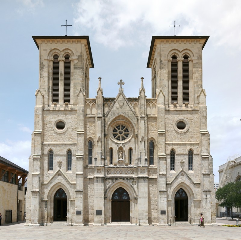 "San Fernando Cathedral" by Daniel Schwen - Own work. Licensed under CC BY-SA 4.0 via Wikimedia Commons 