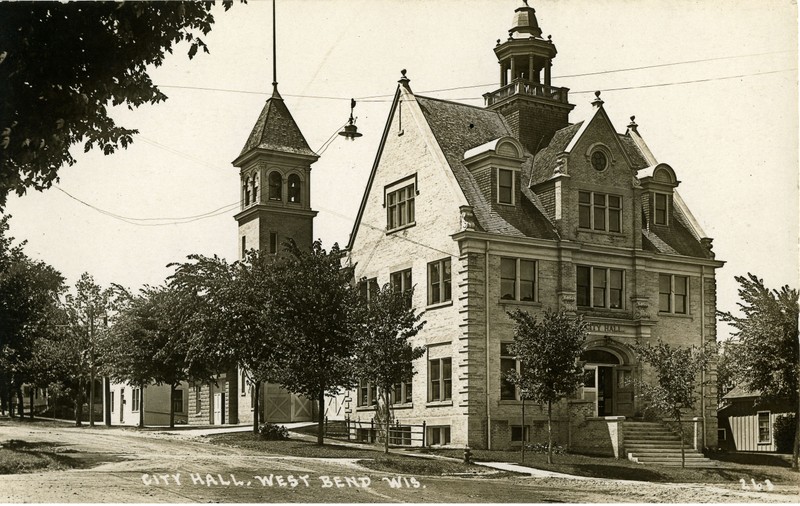 Old West Bend City Hall - Clio