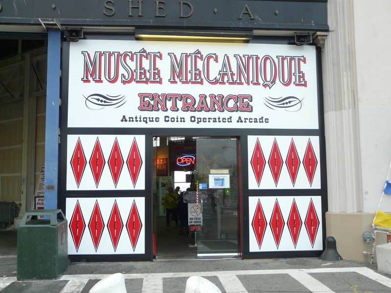 Entrance
"Musée Mécanique 003" by User:Piotrus via Wikimedia Commons