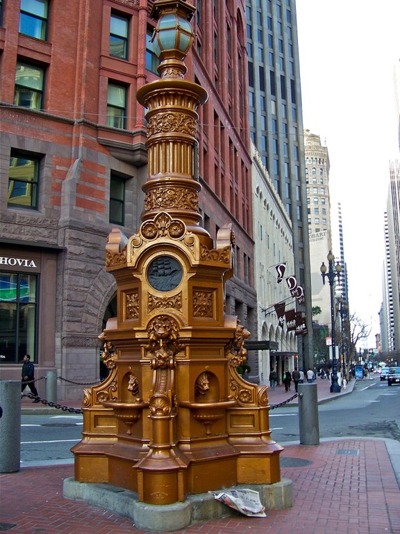 Lotta's Fountain is one of only a few public works of art in San Fransisco that represents real women, entertainers Lotta Crabtree and Luisa Tetrazzini.