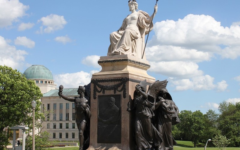 US Senator William Boyd Allison Monument