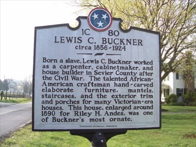 Marker to Lewis Dockery in front of Riley H. Andes Home north of Sevierville
