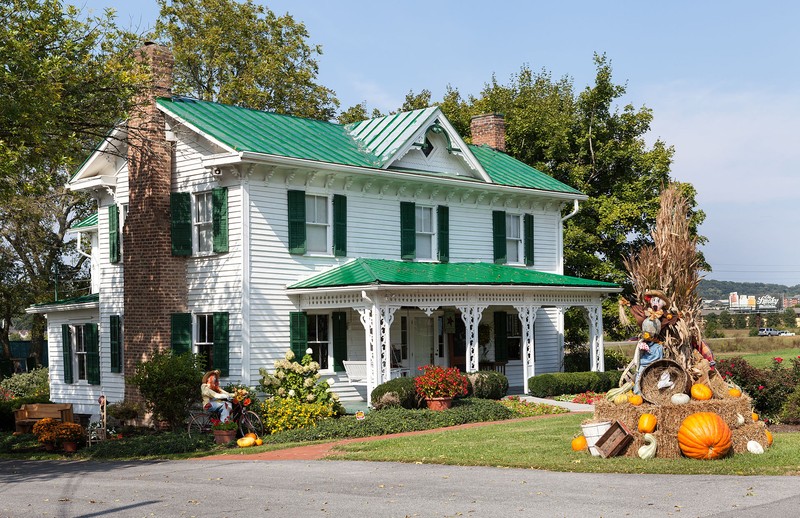 Riley H. Andes House built by Lewis Buckner as it looks today.