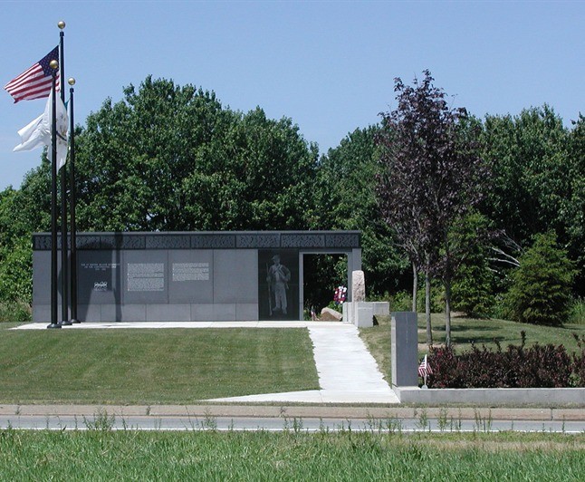 Located in Patriots Park, this monument honors the Black slaves and freemen (as well as Native Americans) who fought in the battle in the 1st Rhode Island Regiment. It was the first American regiment to have Blacks in its ranks.