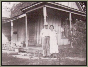 Photo of Carl Smith (owner in 1960)
http://www.americangothichouse.net/chronological-history-of-the-american-gothic-house/