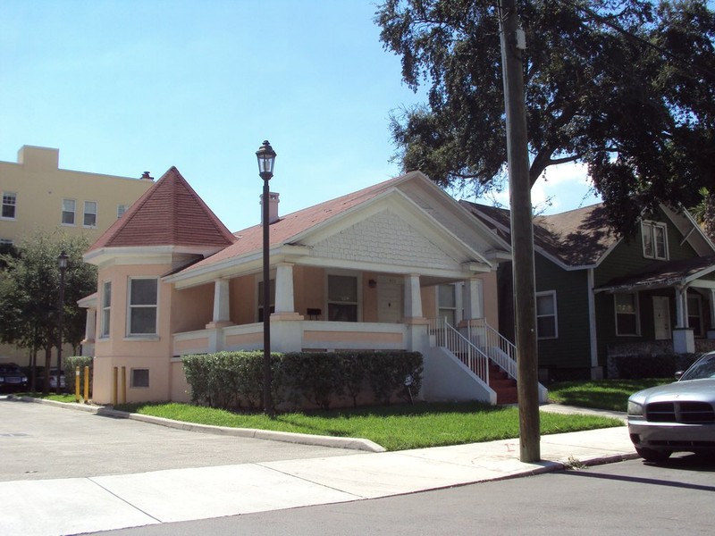 Typical Lummus Park residential home.