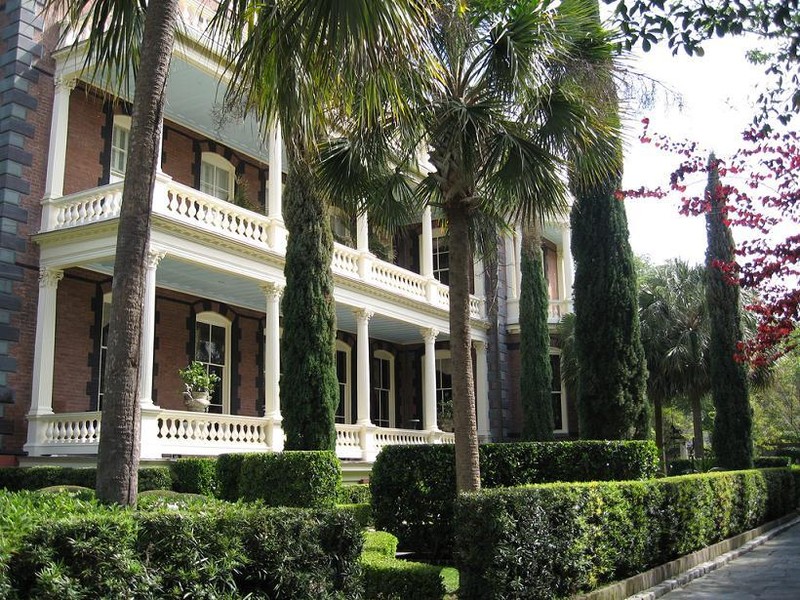 Calhoun Mansion Exterior