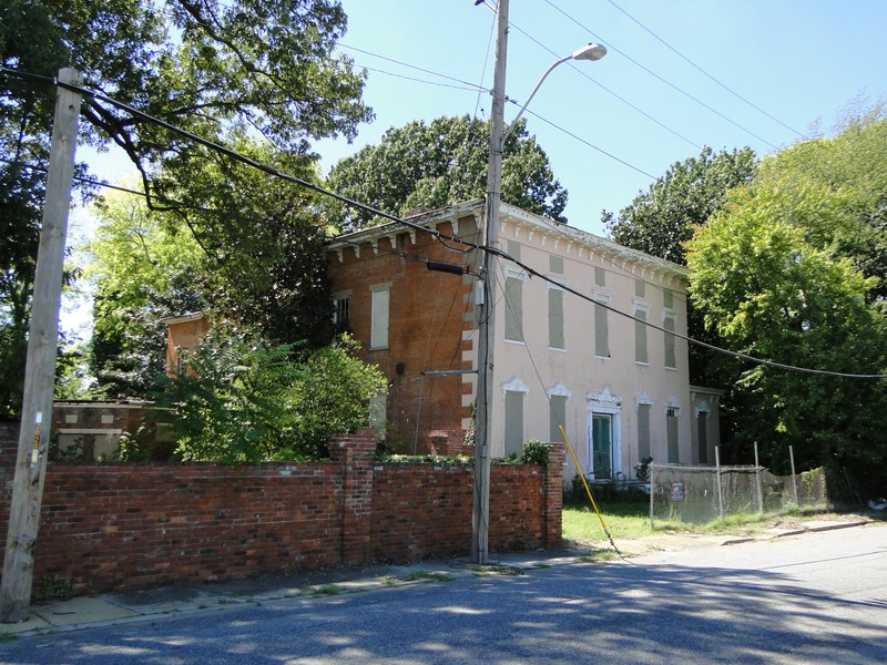 The Anderson-Coward House was built sometime between 1832-1852 and is a good example of Italianate architecture.