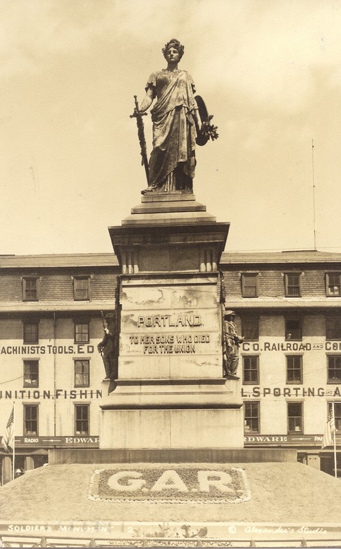 Postcard from 1939 showing the monument