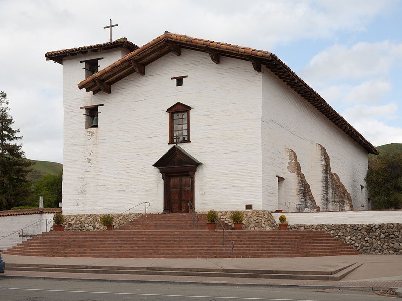 The present-day chapel, reconstructed to closely resemble the original and built with adobe (albeit with seismic upgrades to withstand further earthquakes).