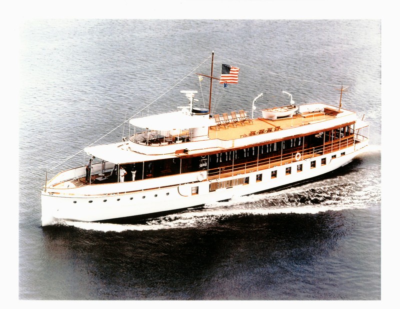 U.S. Navy photograph of the USS Sequoia traveling down the Potomac River near Washington D.C.