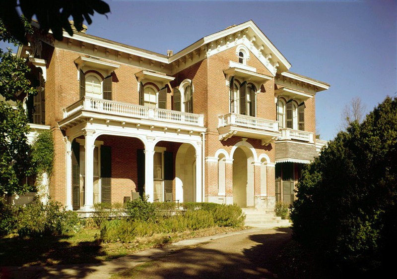 Ammadelle was built in 1861 and is an excellent example of Italianate architecture designed by Calvert Vaux.