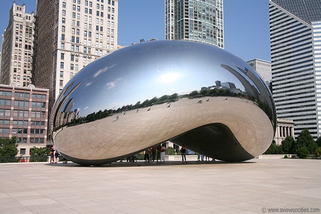 The Cloud Gate is commonly known as “The Bean” because of its kidney-bean shape. 