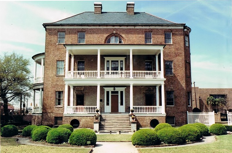 Joseph Manigualt Home Exterior