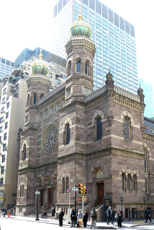 An outside view of the Synagogue.