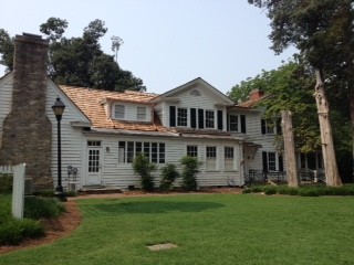 The Oak View Farm House was originally built as an I Frame Greek Revival style farmhouse in 1855. Renovations and updates were made in the 1940s to make the house more features of the Colonial Revival style.