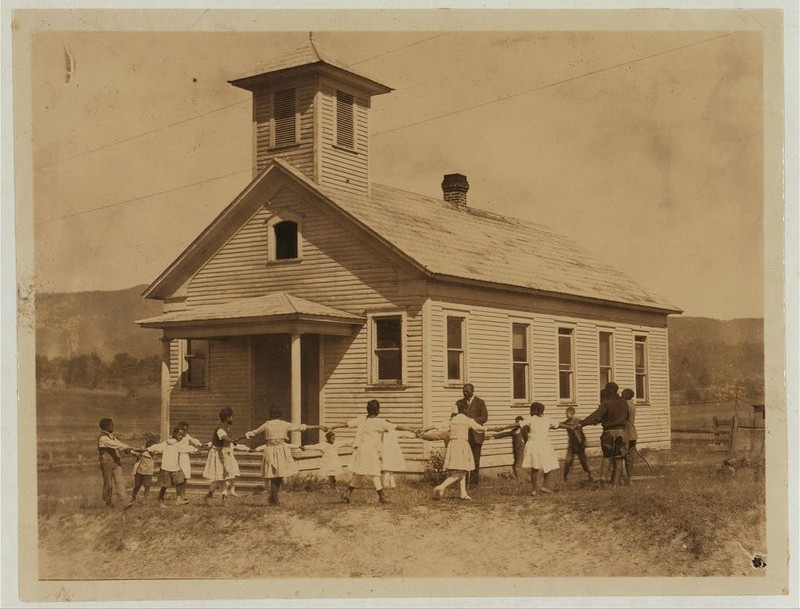 Photograph by Lewis W. Hine, 1921. 