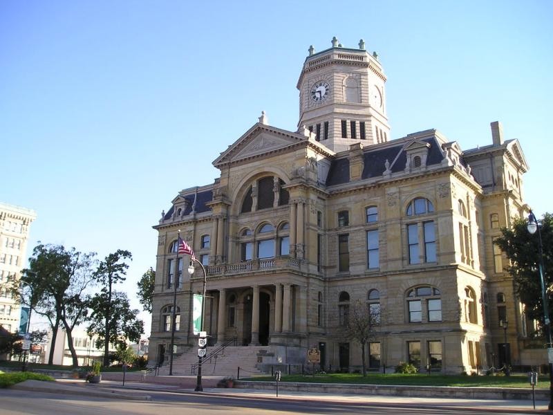 Here is a beautiful image of the old Butler County courthouse
