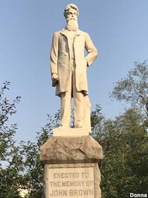 Sky, Pedestal, Sculpture, Statue