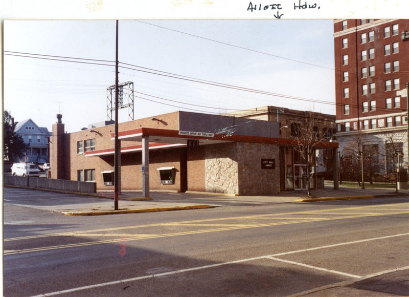 513 E. Main Street - BMV office; Site where the Orr Block once stood