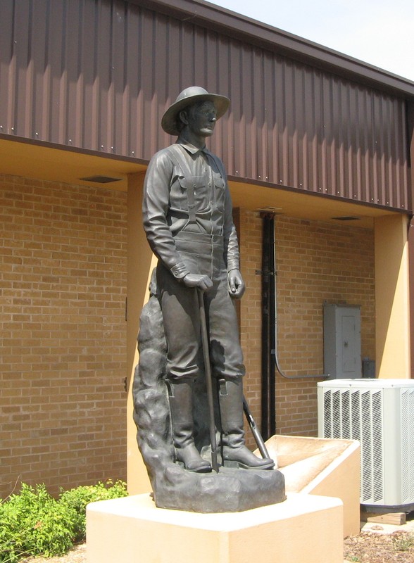 Building, Pedestal, Sculpture, Statue