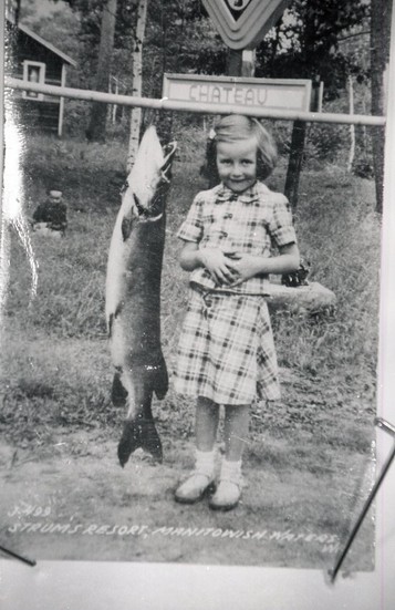 Standing, Smile, Plant, Fish