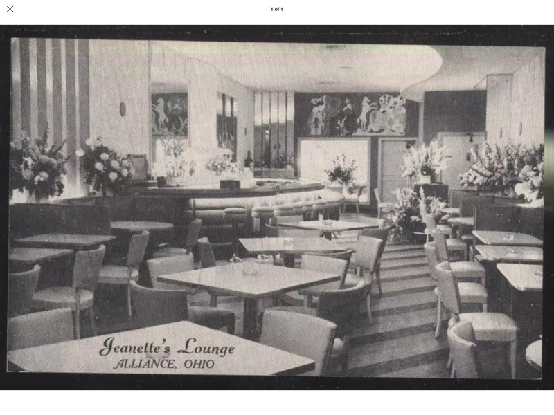 Jeanette’s Lounge with mural of drinks located in the former State Theater