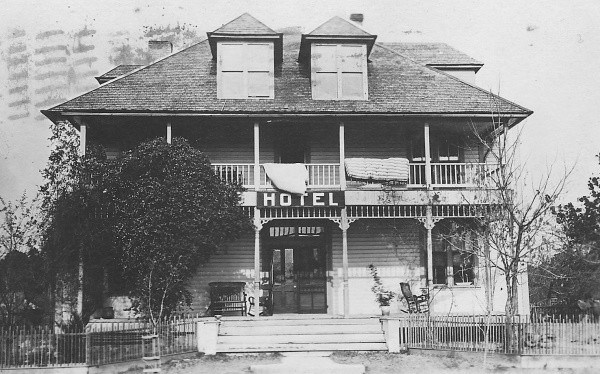 Front of Hotel Black. Note the steps in front.