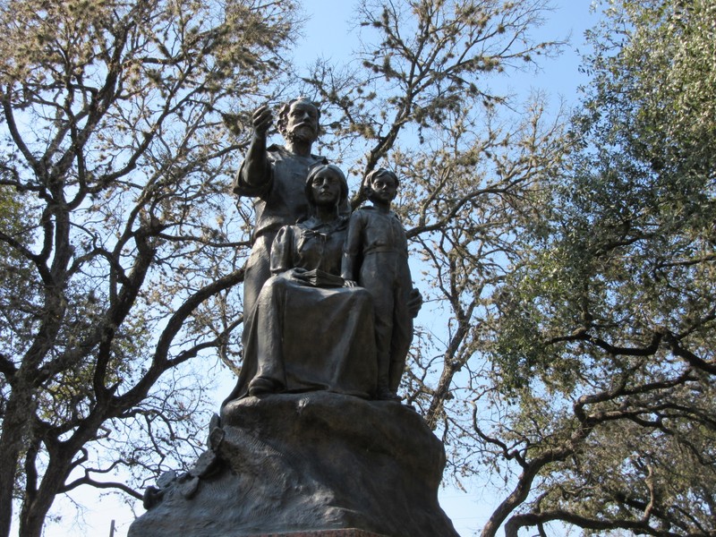 Sky, Tree, Statue, Sculpture