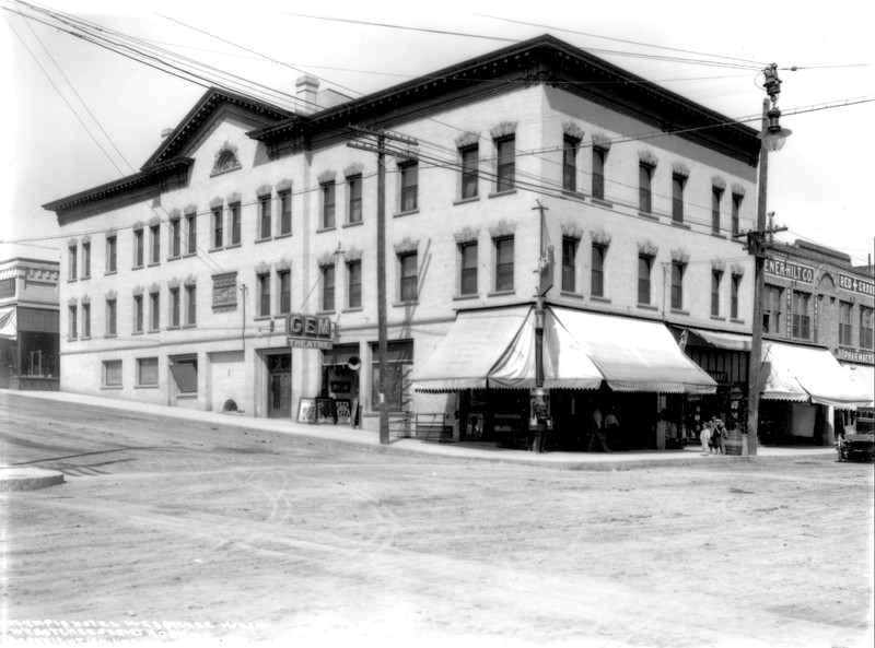 A 1911 photo showing the Palouse Street entrance of the Gem Theater and Olympia Hotel.